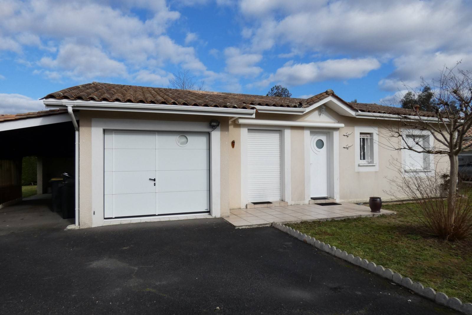 Maison contemporaine à la vente avec jardin et garage LE TEICH