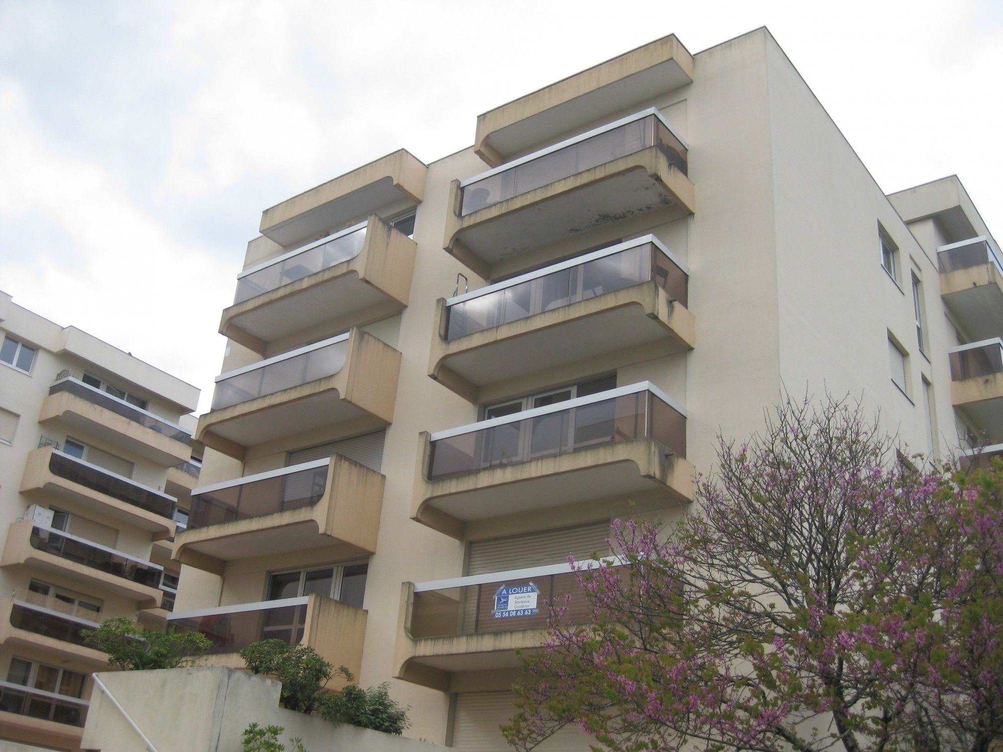 Acheter grand studio avec parking à Bordeaux 