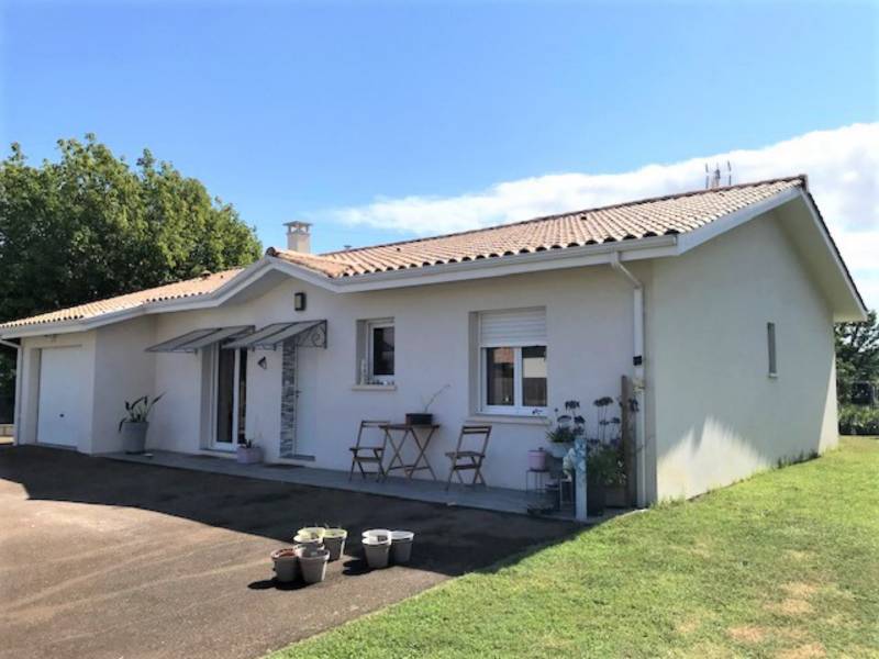 Maison de plain pied avec jardin et garage à vendre LE TEICH