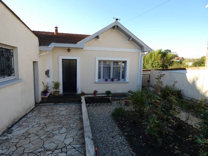 Maison avec jardin et grand garage BORDEAUX BEGLES Barrière de Toulouse 
